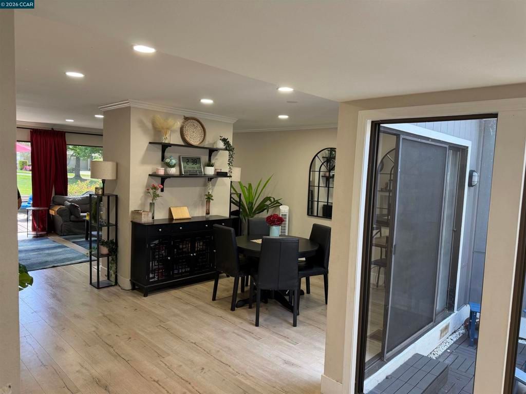 Image 28 of property listing at 2017 W Rancho Verde Cir, Danville, CA 94526