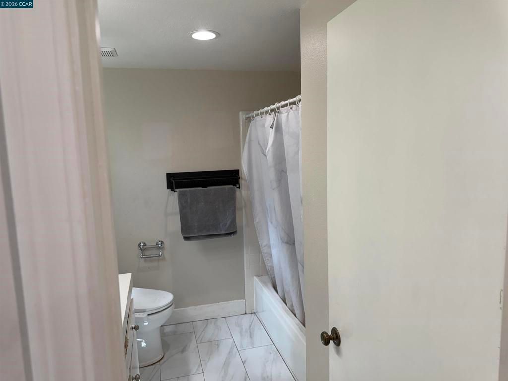 Image 39 of property listing at 2017 W Rancho Verde Cir, Danville, CA 94526