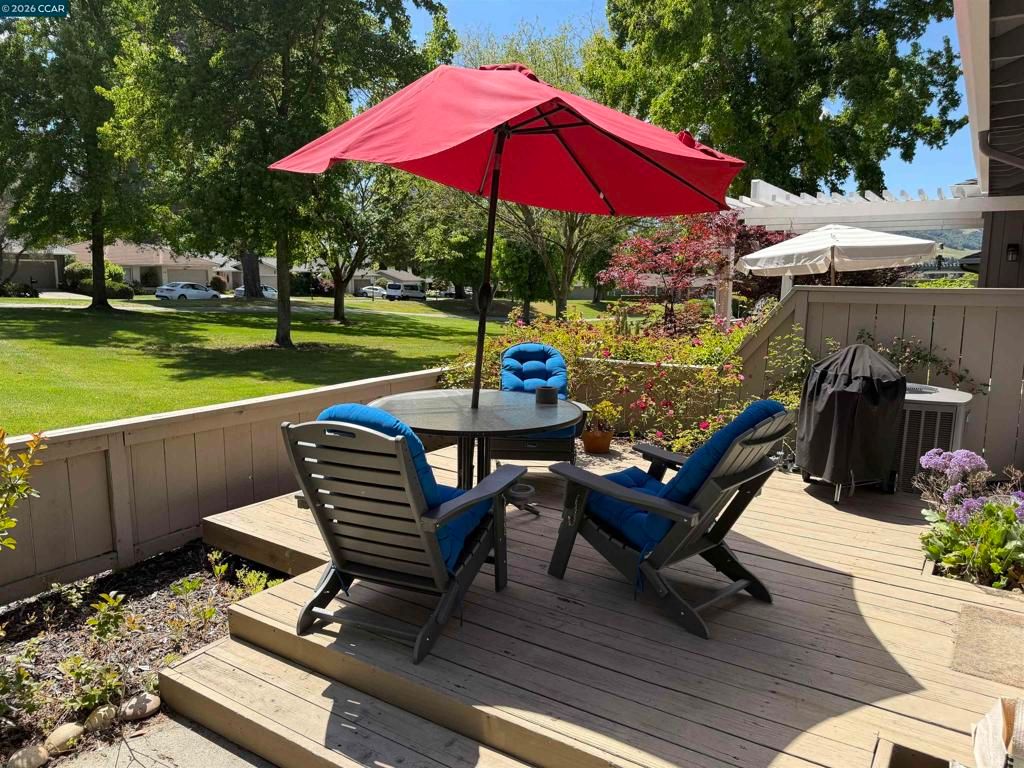 Image 86 of property listing at 2017 W Rancho Verde Cir, Danville, CA 94526