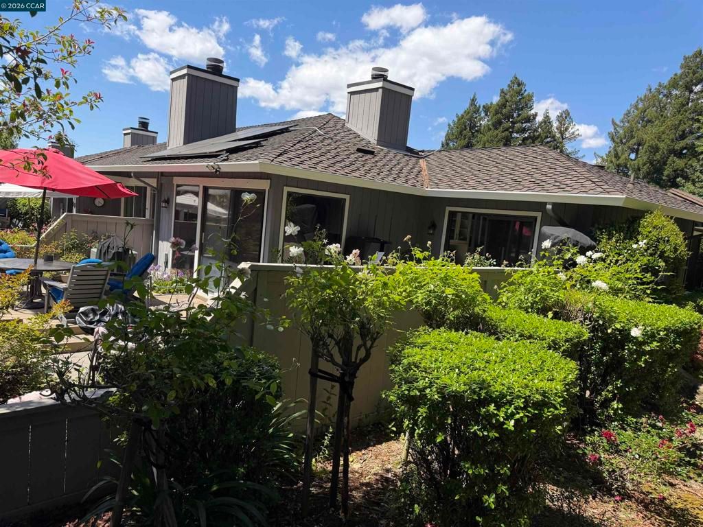 Image 89 of property listing at 2017 W Rancho Verde Cir, Danville, CA 94526