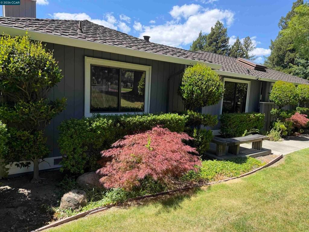 Image 90 of property listing at 2017 W Rancho Verde Cir, Danville, CA 94526