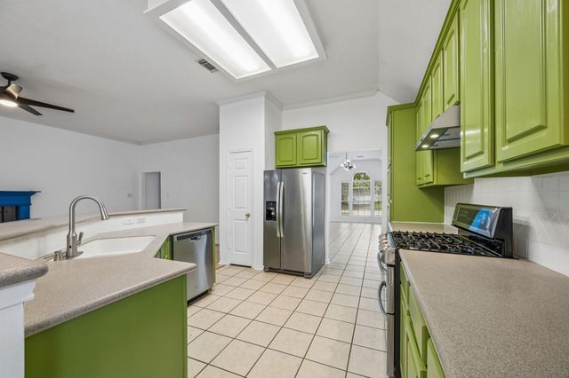 1929 Florida Drive, Seabrook, TX 77586
