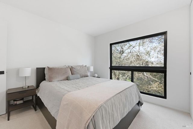 194 Maestro Rd, Novato, CA 94947