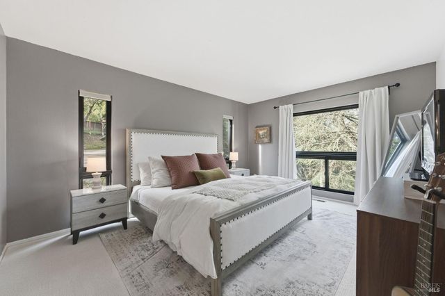 194 Maestro Rd, Novato, CA 94947