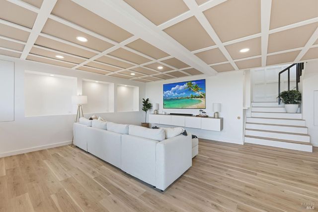 194 Maestro Rd, Novato, CA 94947