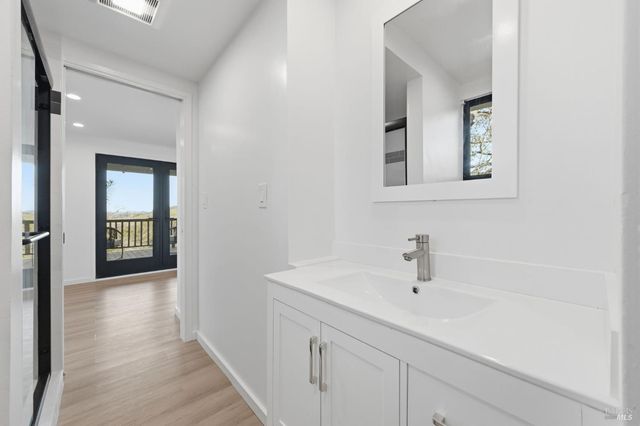 194 Maestro Rd, Novato, CA 94947