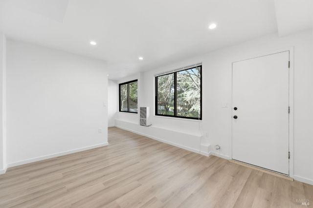 194 Maestro Rd, Novato, CA 94947