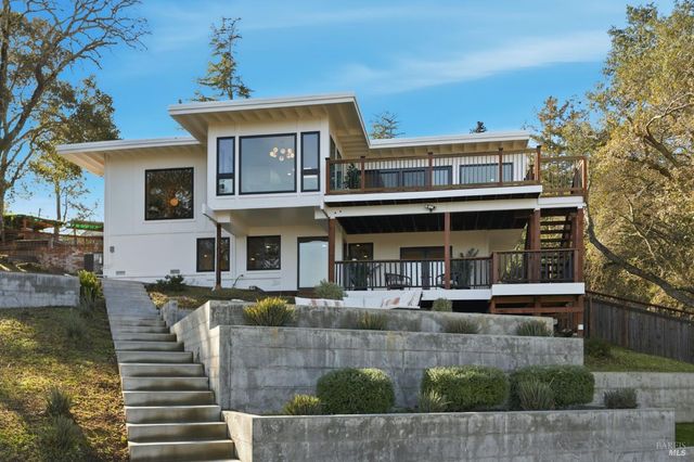 194 Maestro Rd, Novato, CA 94947