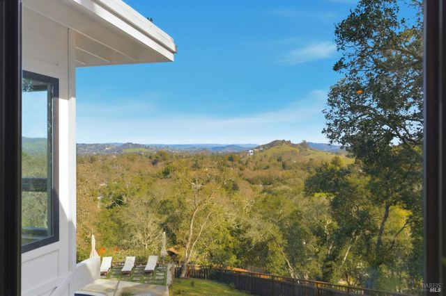 194 Maestro Rd, Novato, CA 94947