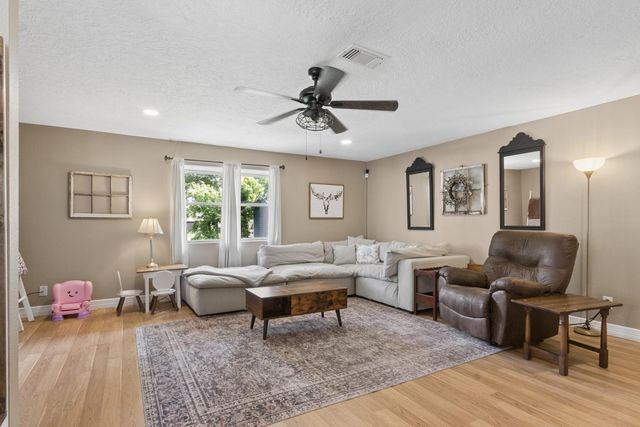 8205 Arrowhead Lane, Houston, TX 77075