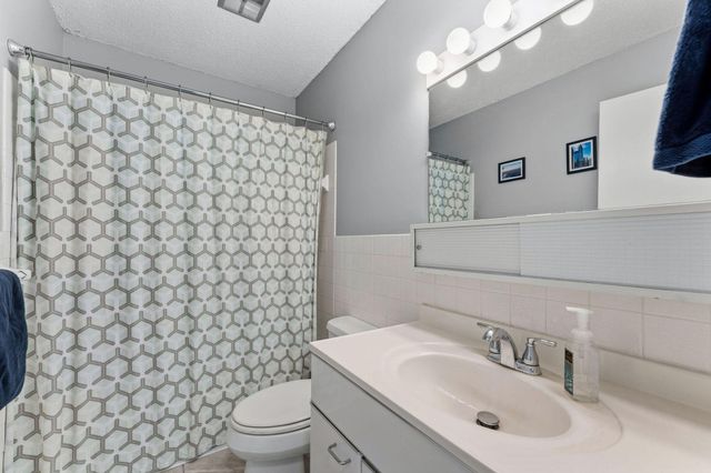 2610 Garfield Avenue 310, Minneapolis, MN 55408