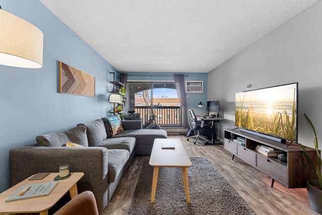 2610 Garfield Avenue 310, Minneapolis, MN 55408