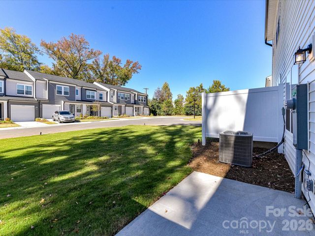 3041 Hutton Gardens Lane, Charlotte, NC 28269