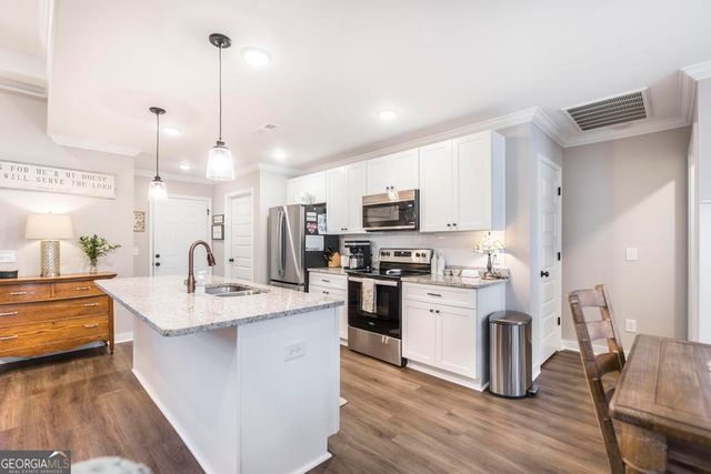 203 Hedge Row, Dublin, GA 31021