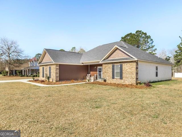 203 Hedge Row, Dublin, GA 31021