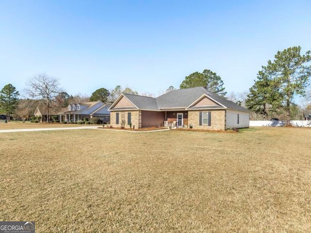 203 Hedge Row, Dublin, GA 31021
