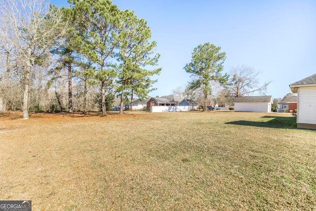 203 Hedge Row, Dublin, GA 31021