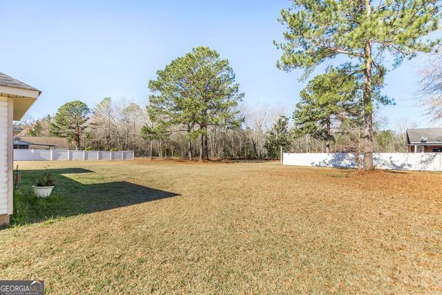 203 Hedge Row, Dublin, GA 31021