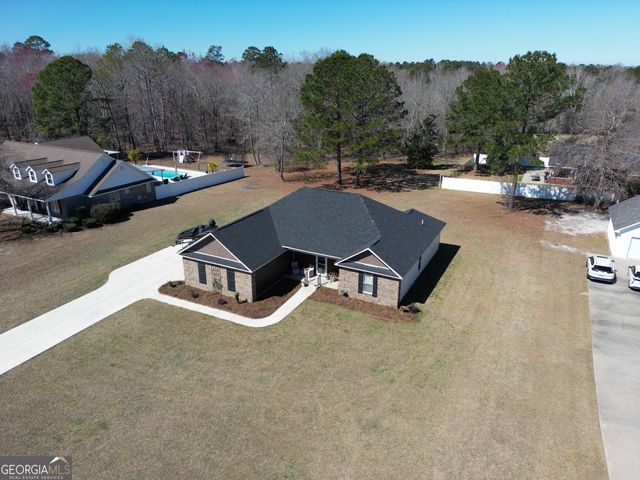 203 Hedge Row, Dublin, GA 31021