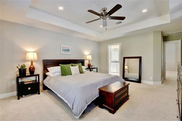 701 E 49th ST B, Austin, TX 78751