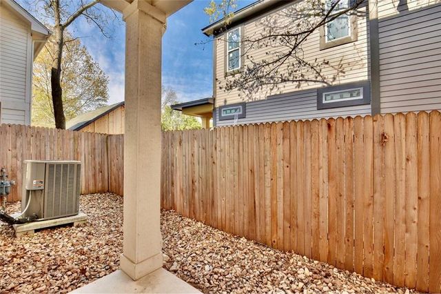 701 E 49th ST B, Austin, TX 78751