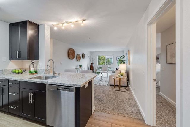 6400 Christie Ave 2215, Emeryville, CA 94608