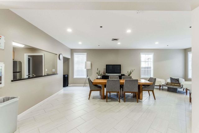 6400 Christie Ave 2215, Emeryville, CA 94608