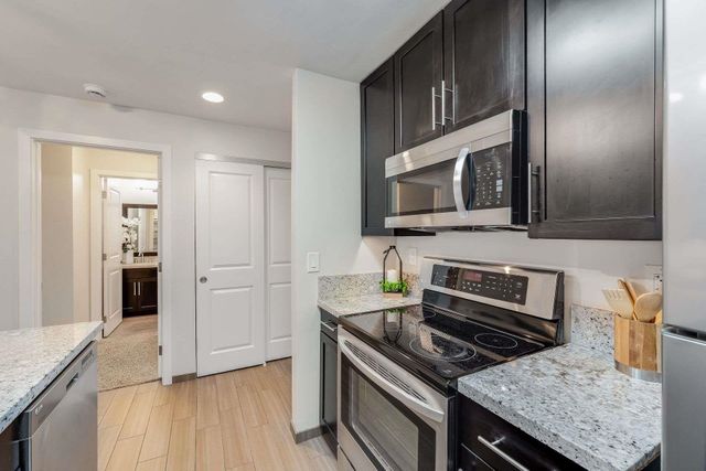 6400 Christie Ave 2215, Emeryville, CA 94608