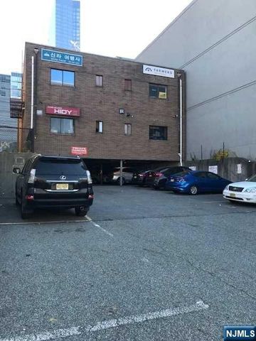 2033 Lemoine Avenue 201, Fort Lee, NJ 07024