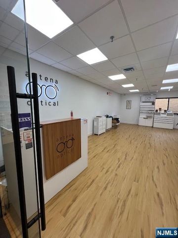 2033 Lemoine Avenue 201, Fort Lee, NJ 07024