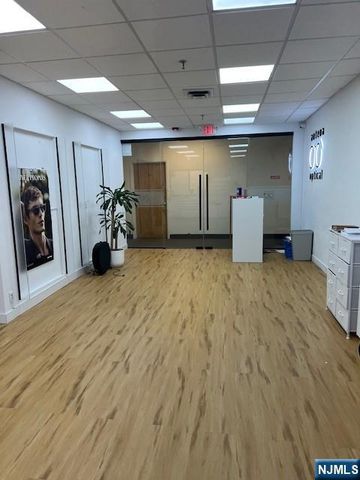 2033 Lemoine Avenue 201, Fort Lee, NJ 07024