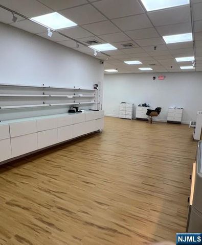 2033 Lemoine Avenue 201, Fort Lee, NJ 07024