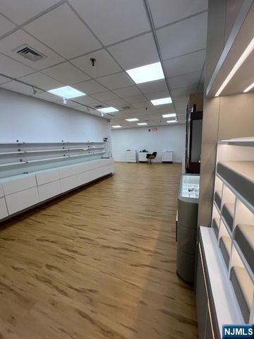 2033 Lemoine Avenue 201, Fort Lee, NJ 07024