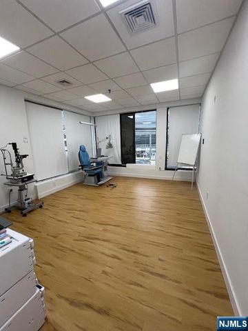 2033 Lemoine Avenue 201, Fort Lee, NJ 07024