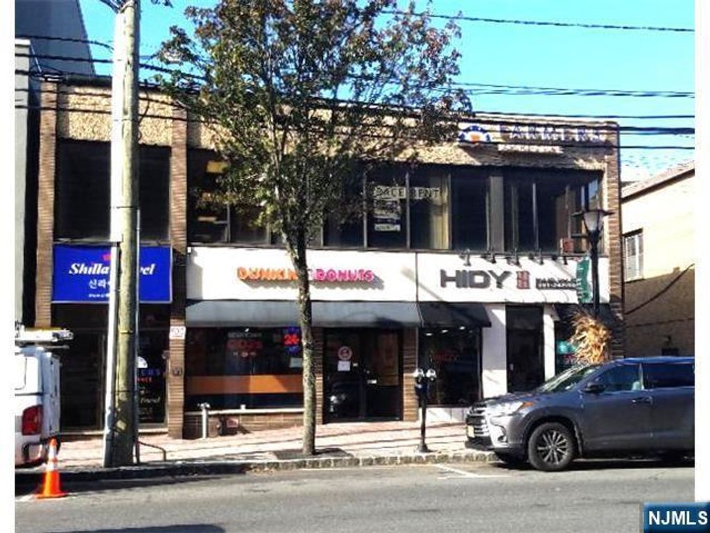 2033 Lemoine Avenue 201, Fort Lee, NJ 07024