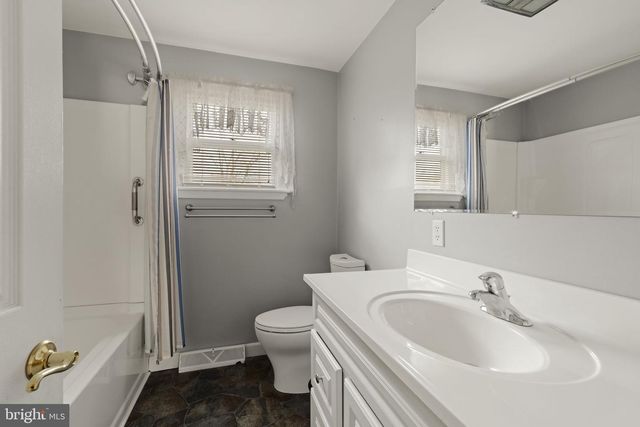 406 S CHURCH ST, Quarryville, PA 17566