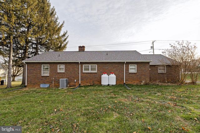 406 S CHURCH ST, Quarryville, PA 17566