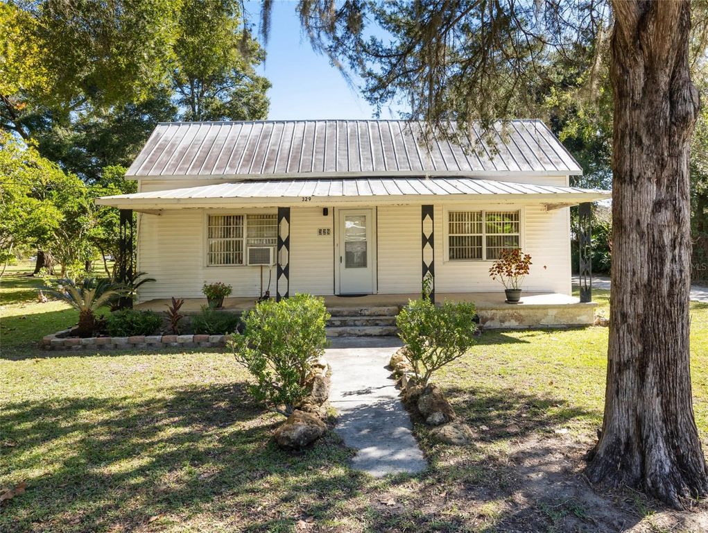 329 SE 2ND STREET, Williston, FL 32696