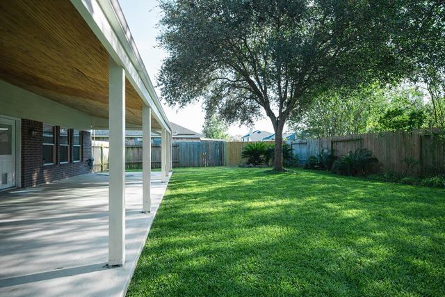 8315 Cardamon Lane, Baytown, TX 77521