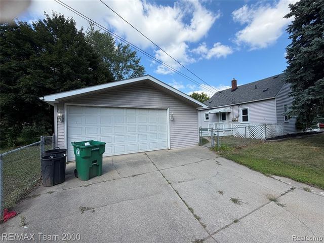 32609 Donnelly Street, Garden City, MI 48135