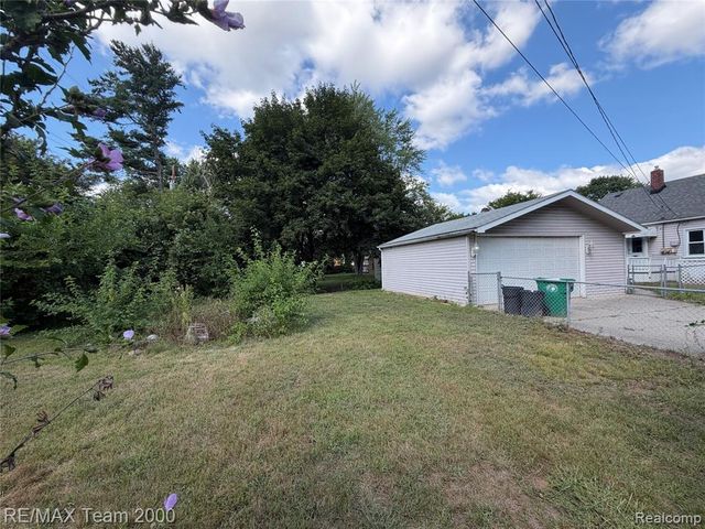 32609 Donnelly Street, Garden City, MI 48135
