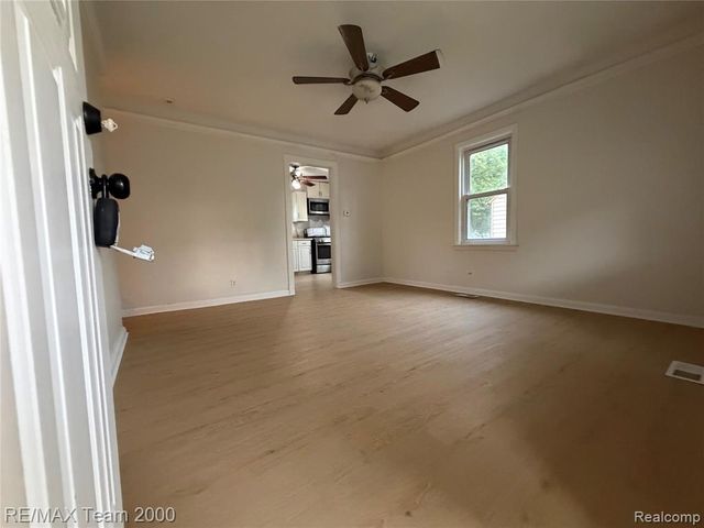 32609 Donnelly Street, Garden City, MI 48135