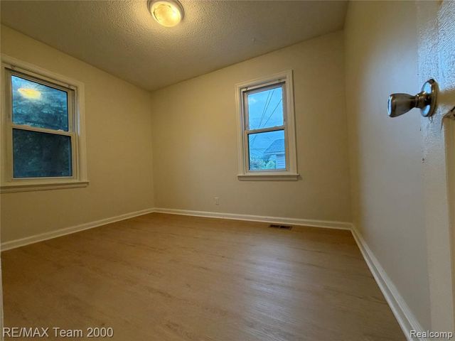 32609 Donnelly Street, Garden City, MI 48135