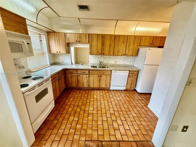 3620 Farragut Street, Hollywood, FL 33021
