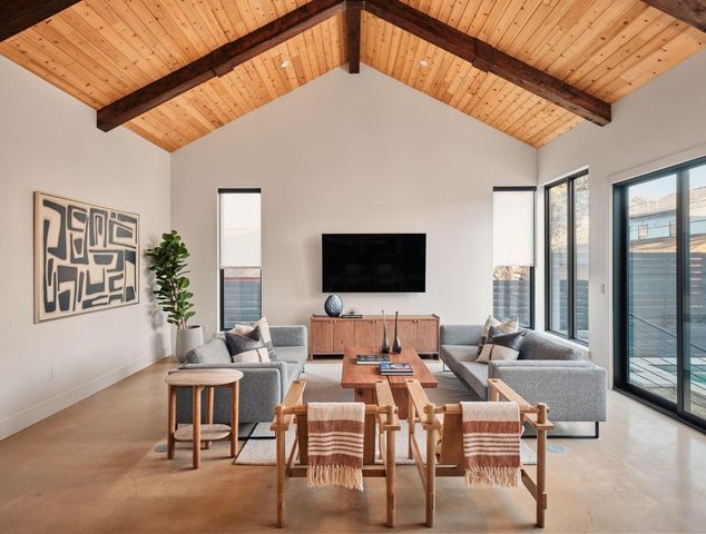 208 El Paso ST, Austin, TX 78704