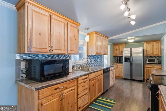 344 Possum Point Drive, Eatonton, GA 31024