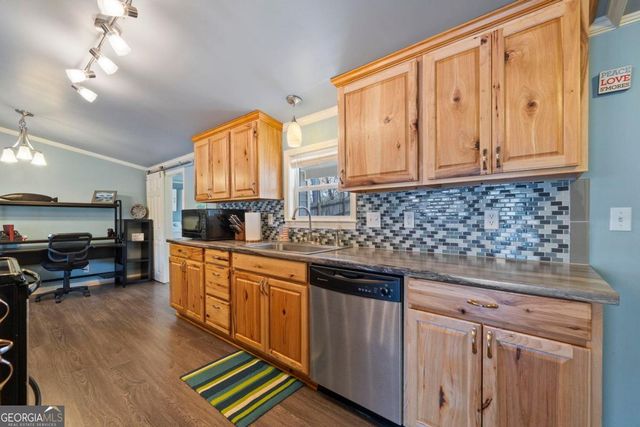 344 Possum Point Drive, Eatonton, GA 31024