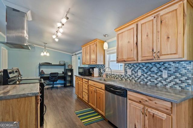 344 Possum Point Drive, Eatonton, GA 31024