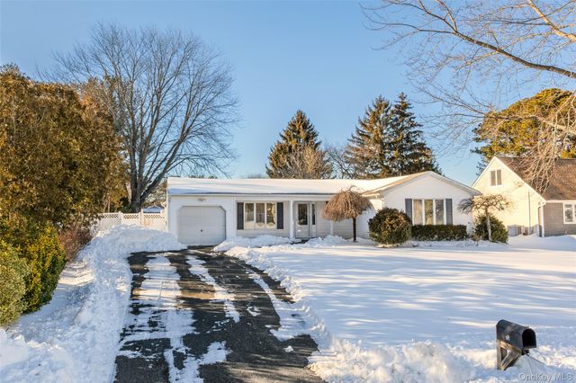 18 Woodbrook Drive, Ridge, NY 11961