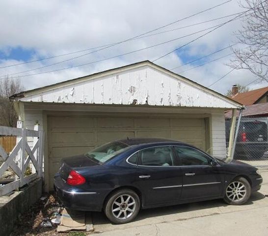 1322 W Concordia AVENUE, Milwaukee, WI 53206